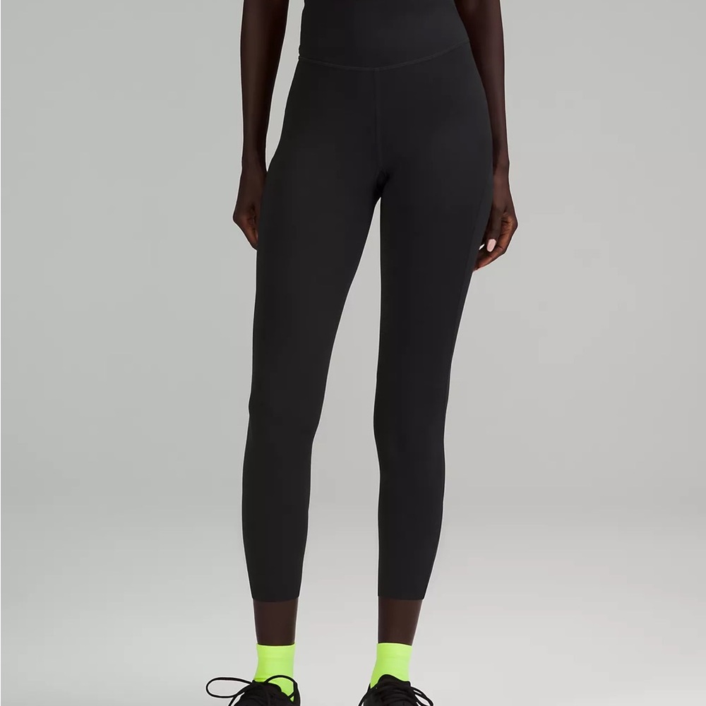 Base Pace High-Rise Crop 23" Black